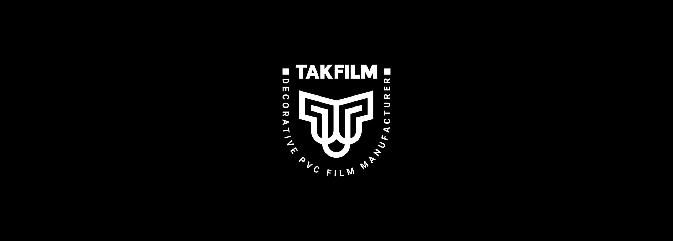 طراحی لوگو برند تک فیلم | TAKFILM — لوگو روی زمینه تیره
